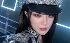 在把腿张大点我就可以吃到扇贝了